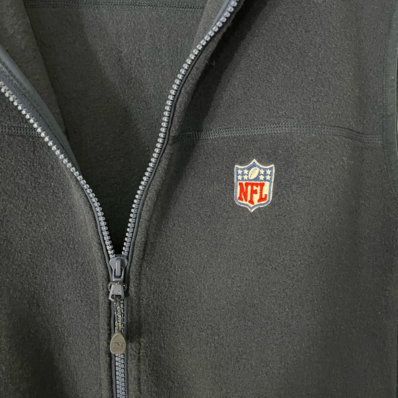 Vineyard Vines NFL Logo Fleece Vest - Picture 2 of 5